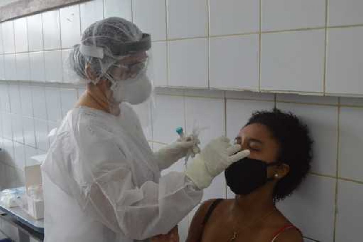 Estudantes das escolas do Subúrbio Ferroviário serão testados para a Covid-19 nesta terça (8)