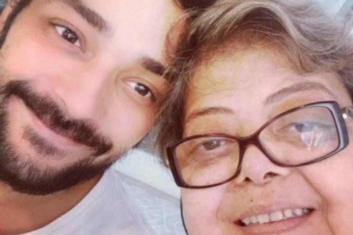Morre a mãe do ator e humorista Eduardo Sterblitch
