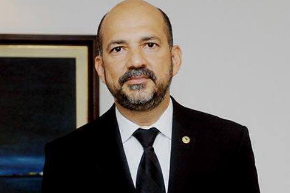 Prefeito de Eunápolis, José Robério tem contas rejeitadas pelo TCM e é multado em R$ 10 mil