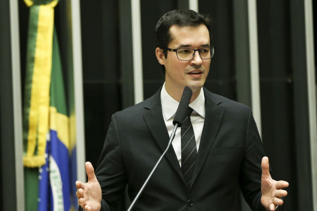 CNMP pune Deltan Dallagnol por postagens contra Renan Calheiros em 2019