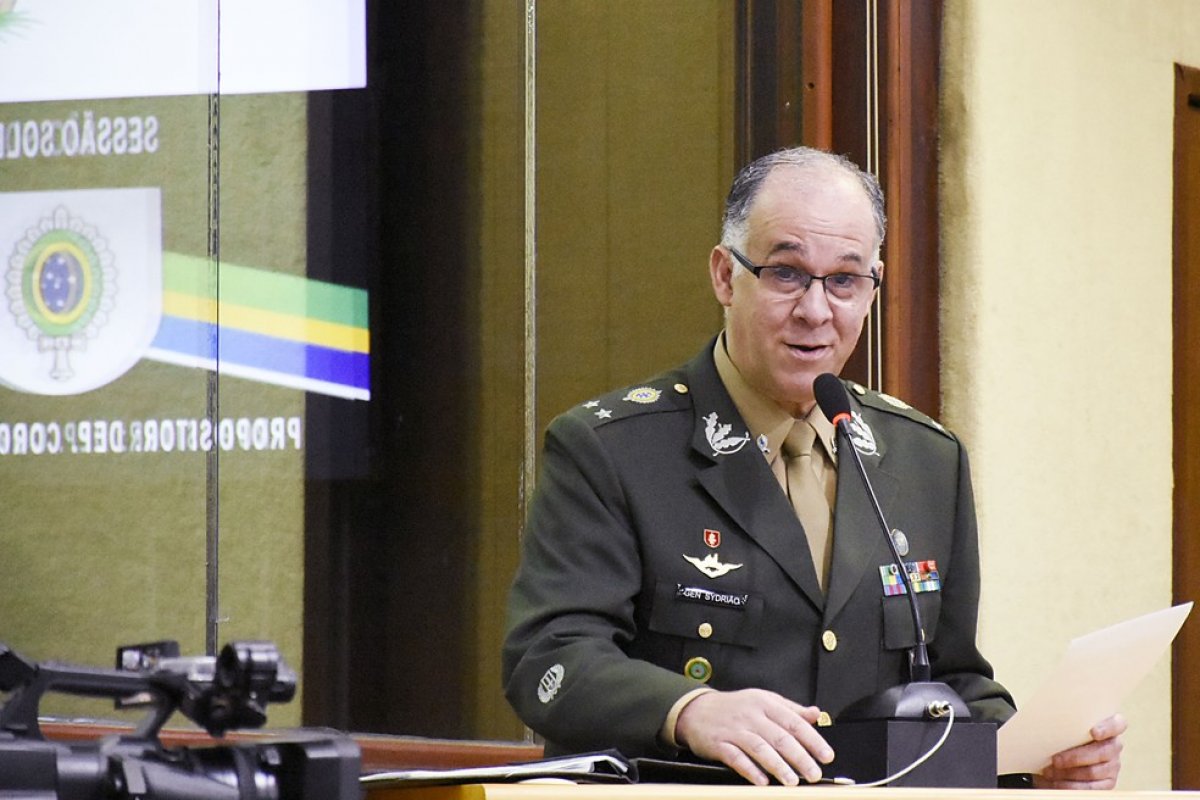 General Sydrião, chefe do Centro de Inteligência do Exército, morre por Covid-19