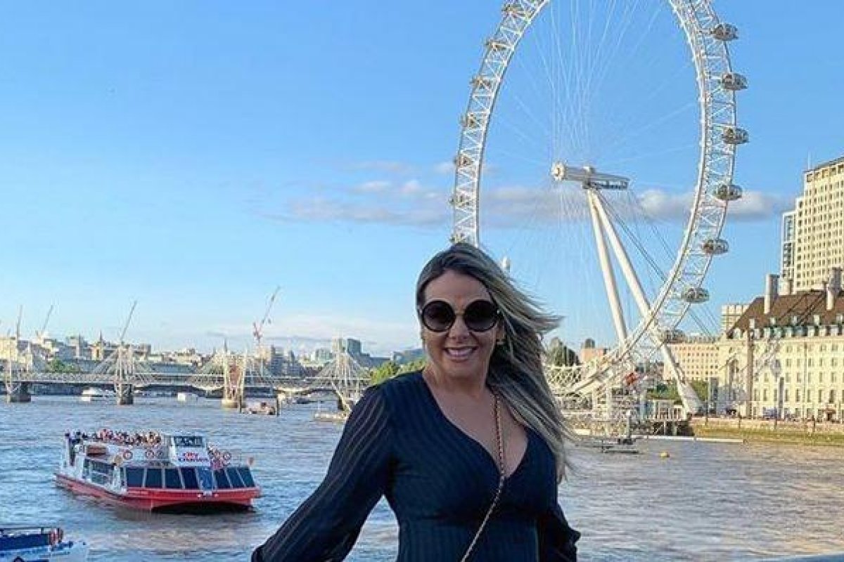 Carla Perez encerra as férias com a família em Londres