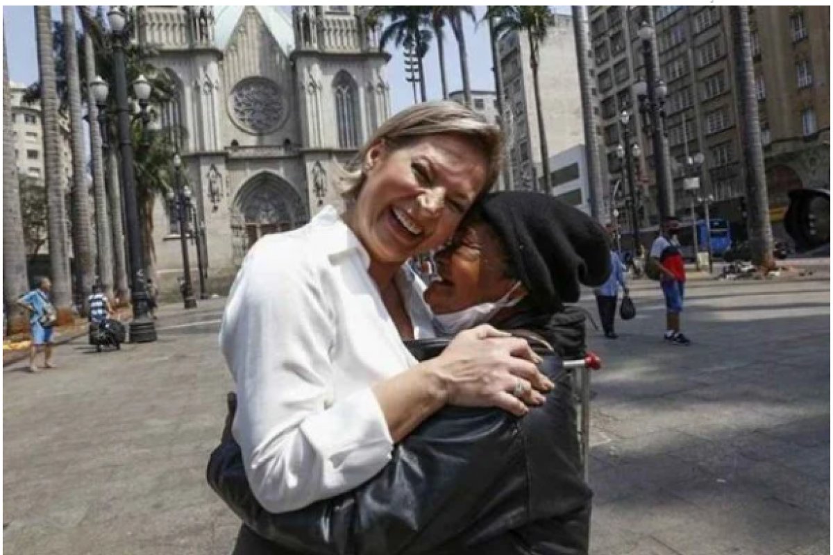 Vídeo: Blogueiro afirma que Joice Hasselman usou mendigos "fakes" para sensibilizar eleitores