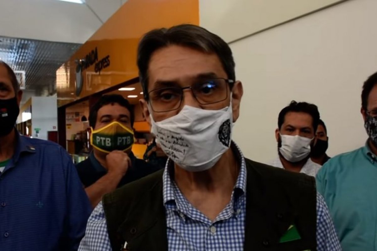 "ACMNeto deixou mal todos que confiaram nele. Lider tem que ter coragem até pra perder", diz Roberto Jefferson