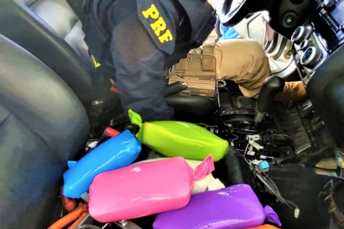 PRF-BA apreende carga com pasta base de cocaína escondidos dentro de um tanque de combustível na BR 030