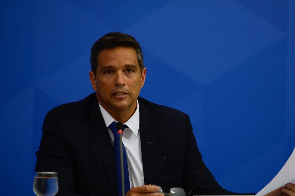 Campos Neto diz que Pix reduzirá custos para as empresas