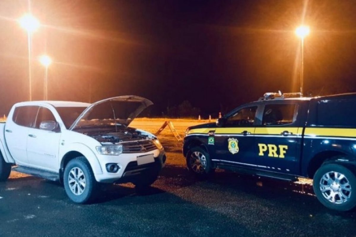 Motorista é preso com caminhonete roubada em Alagoinhas