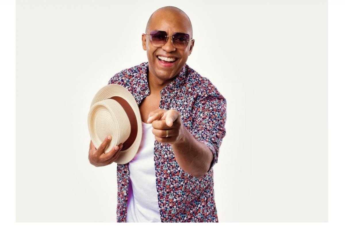 Cantor Salgadinho "Chuta o Balde" em novo single