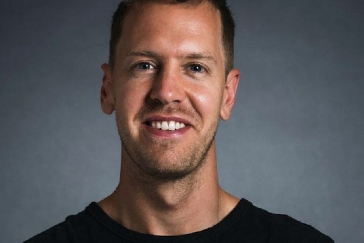 Sebastian Vettel assina com Aston Martin por duas temporadas