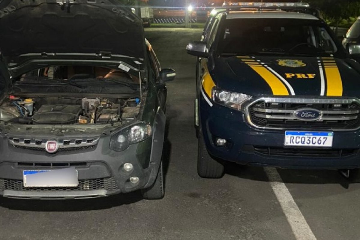 Motorista é preso em flagrante com carro roubado na BR 242
