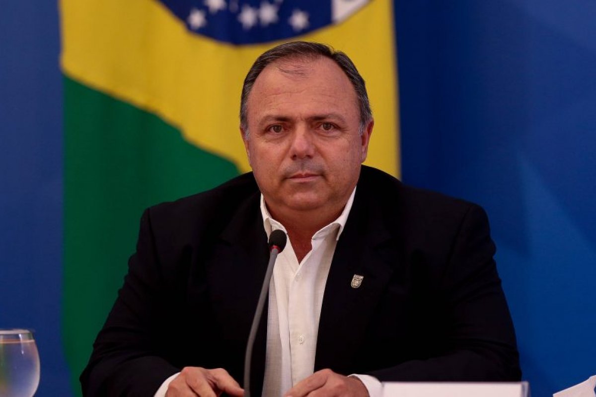 Pazuello confirma possibilidade de oferecer remédios à base de canabidiol pelo SUS