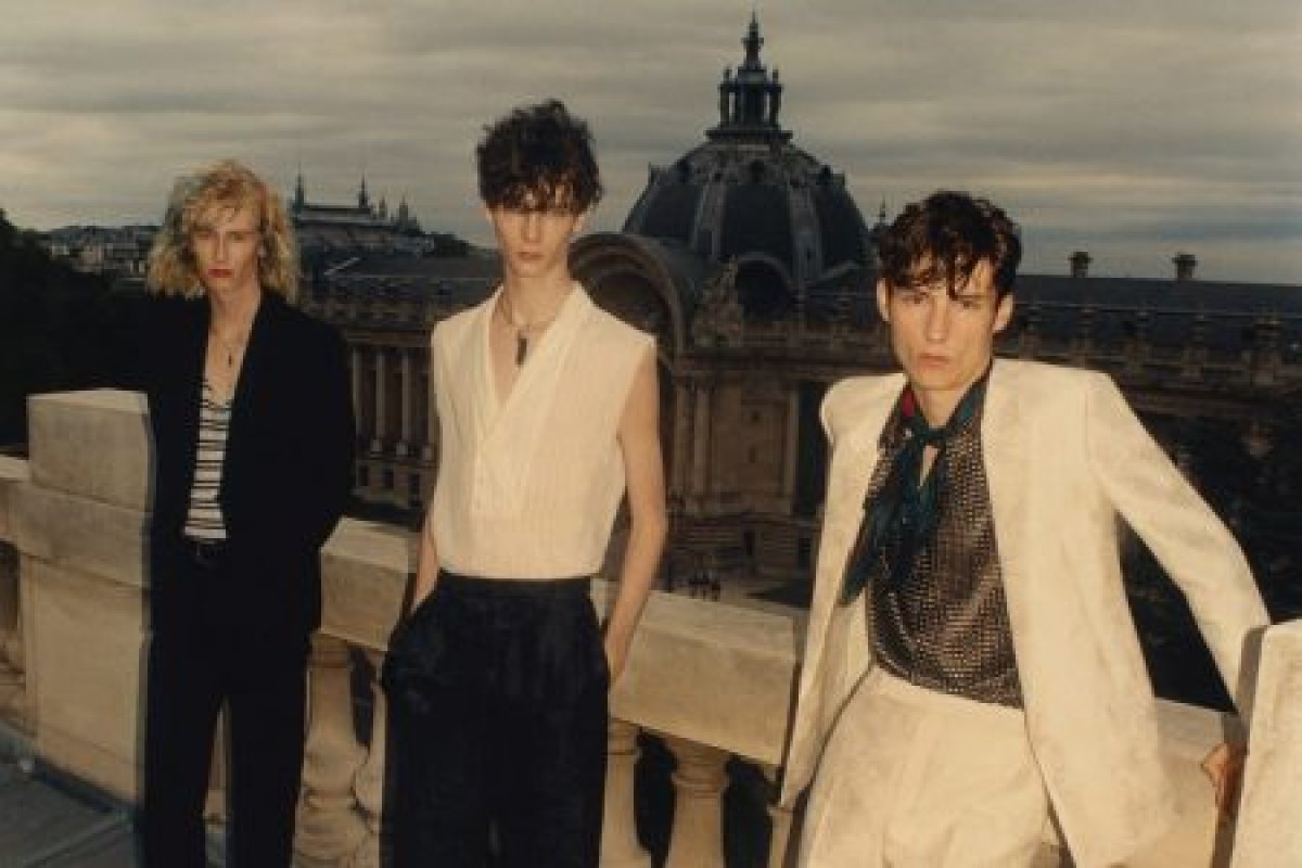 Sob o comando de Anthony Vaccarello, Saint Laurent lança coleção primavera/verão 2021