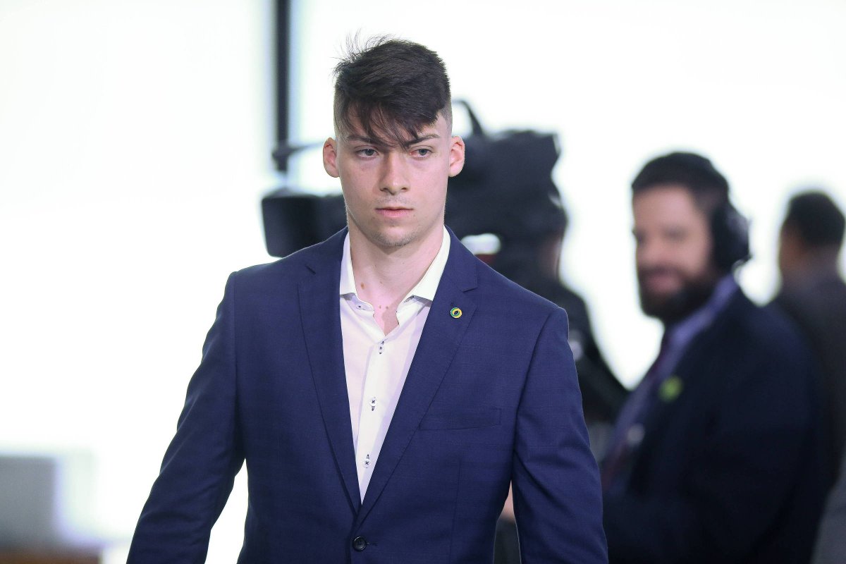 Jair Renan, o 04 de Bolsonaro, diz que tem pretensão de entrar na política