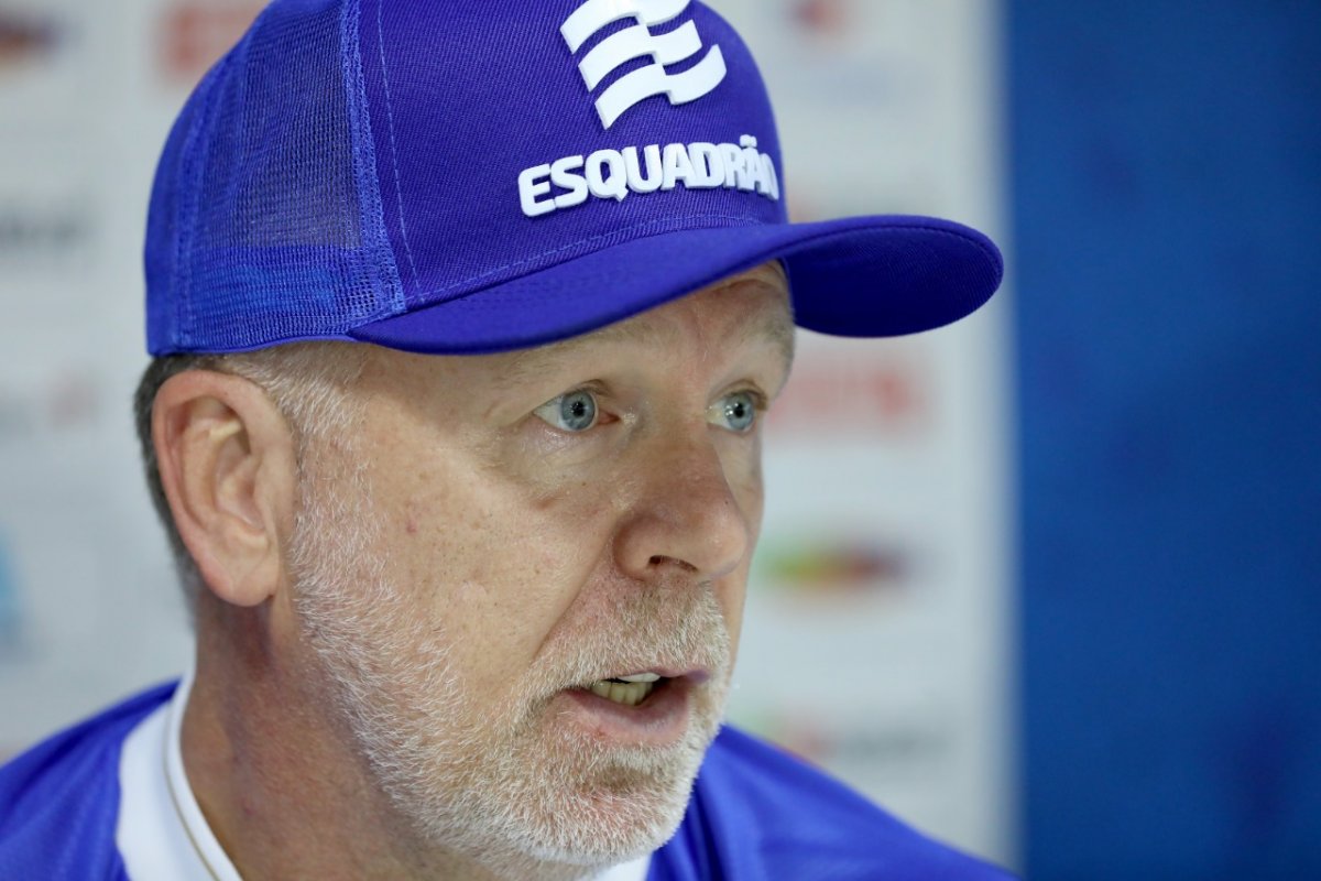 "O Bahia me transmite a ideia de que sabe aonde quer chegar", diz Mano Menezes em apresentação oficial