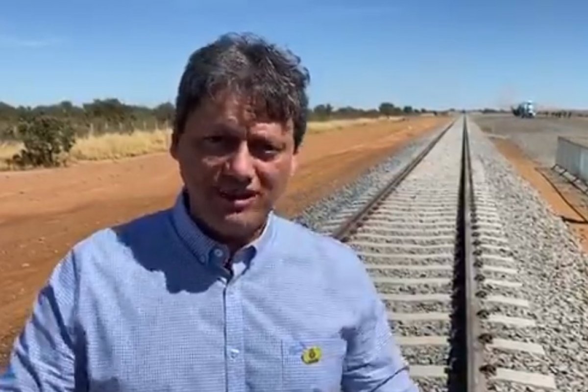 Vídeo: "Uma das obras mais importantes da Bahia", afirma Tarcísio de Freitas sobre Ferrovia Oeste-Leste
