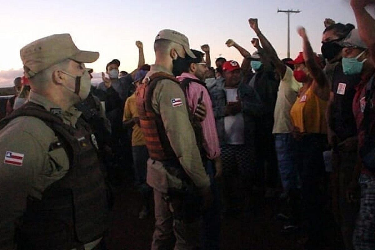 Justiça determina despejo de famílias de assentamento do MST na Bahia