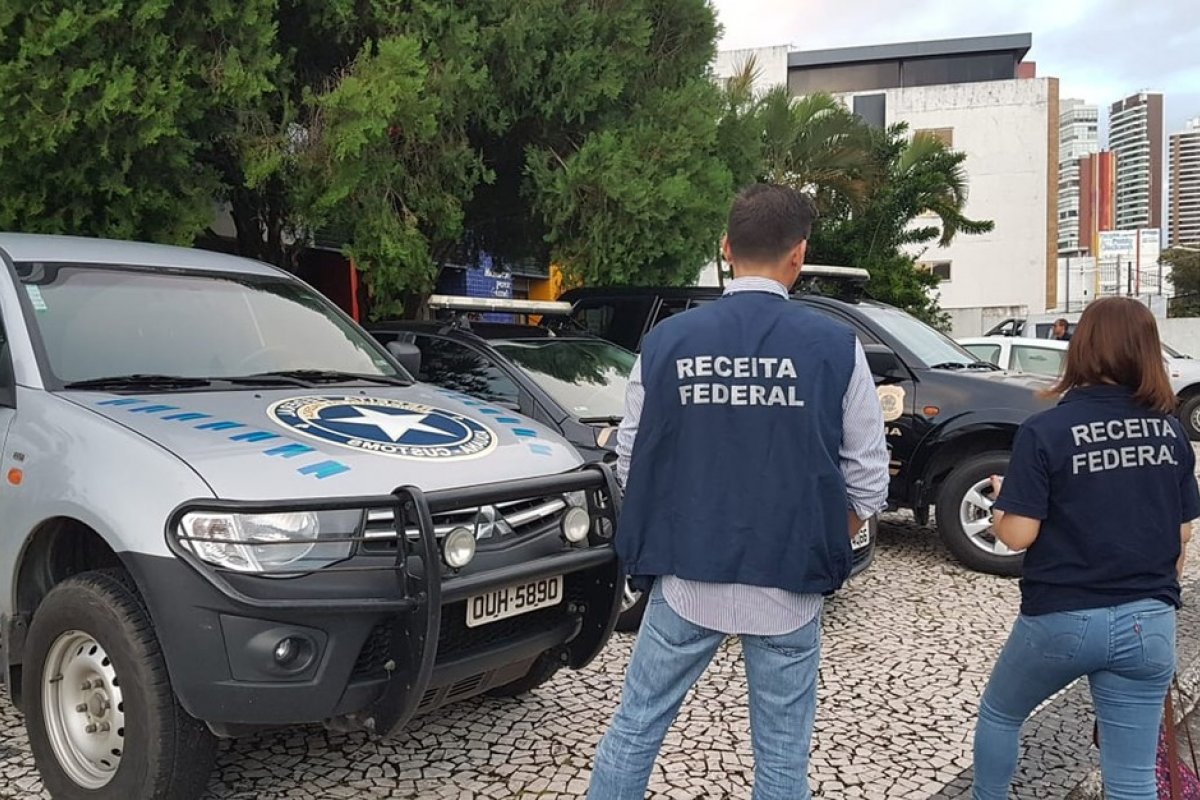 PF cumpre mandados de busca e apreensão em três estados na Operação Descarte