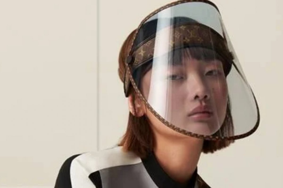 Louis Vuitton anuncia lançamento de protetor facial