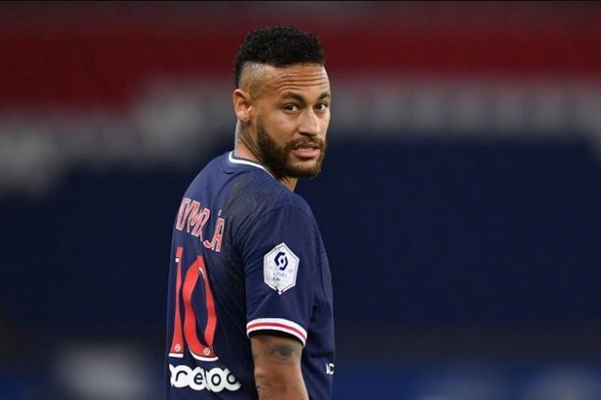 Neymas publica desabafo na internet: "Tenho orgulho e não me vejo diferente de ninguém"