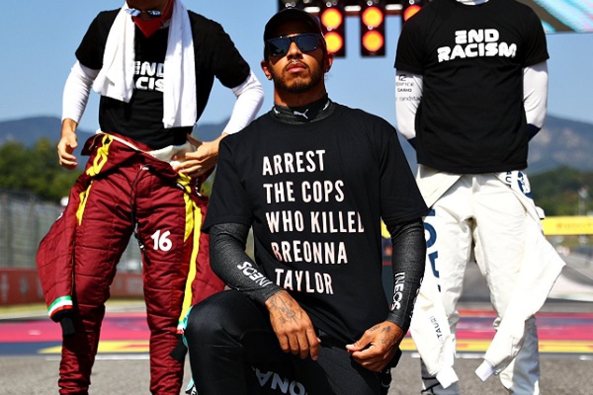 Hamilton pode ser investigado pela FIA após protestar contra morte de mulher negra