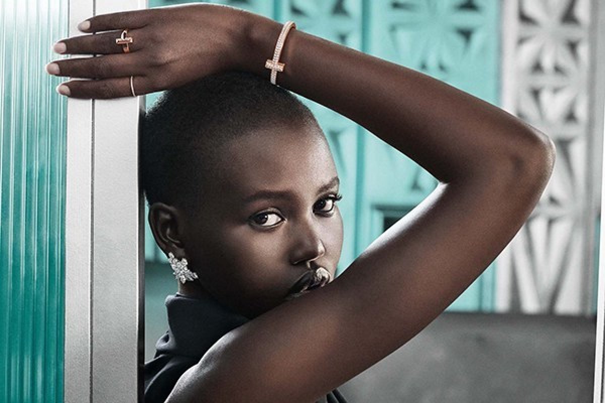 Tiffany & Co apresenta sua nova estrela: Adut Akech