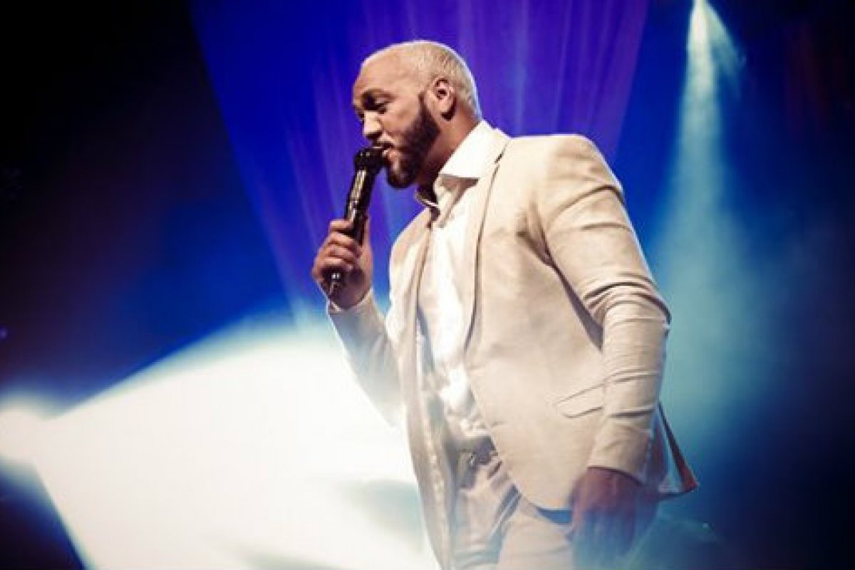 Belo pede a volta dos shows: “Famílias para sustentar”