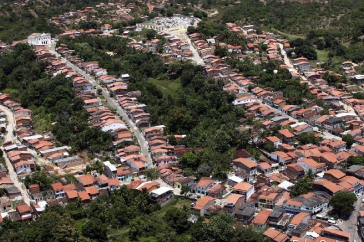 Quatro pessoas são mortas a tiros dentro de casa na Bahia