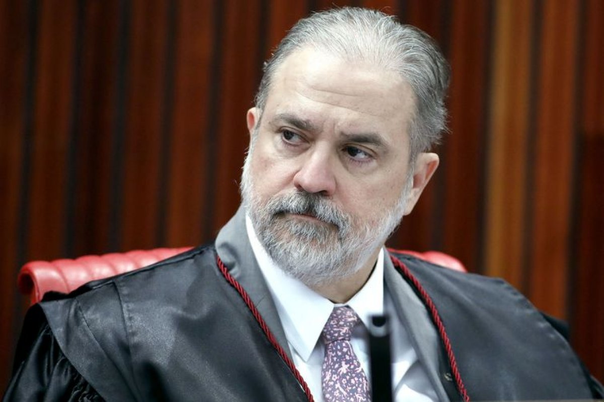 PGR apura movimento de funcionários em gabinete usado por Bolsonaro na Câmara