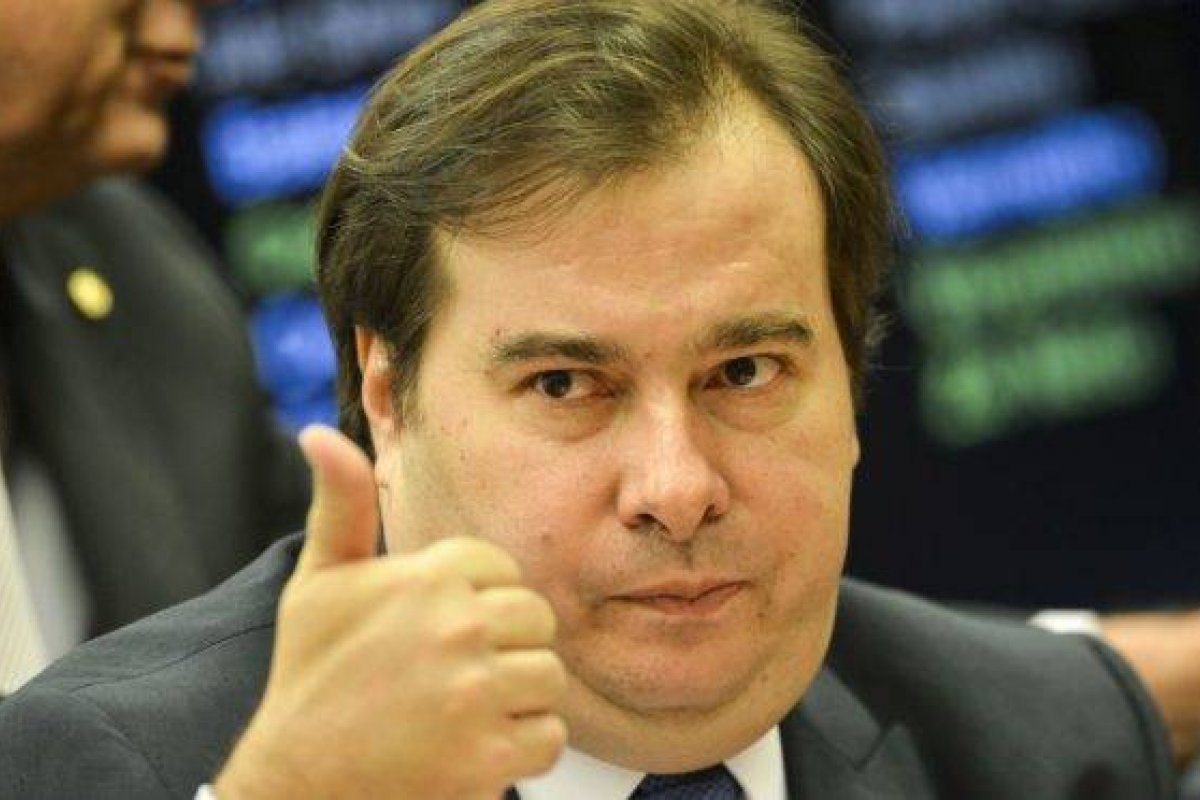 Rodrigo Maia está com Covid-19