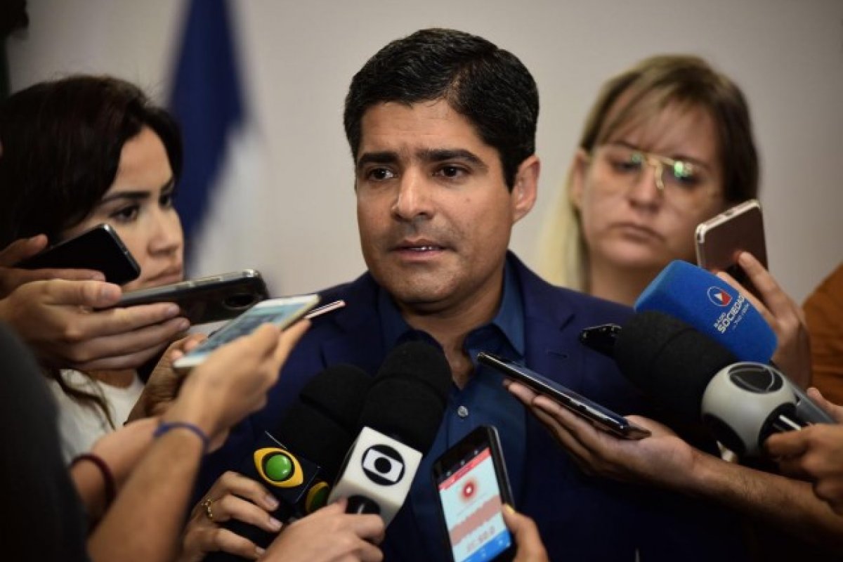 Hacker é expulso do DEM após ataque a celulares de autoridades