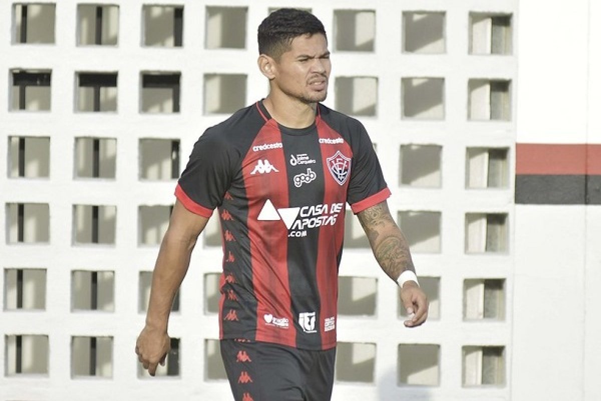Leo Ceará fala sobre últimos jogos sem marcar: "Sei da minha qualidade. Já mostrei isso"