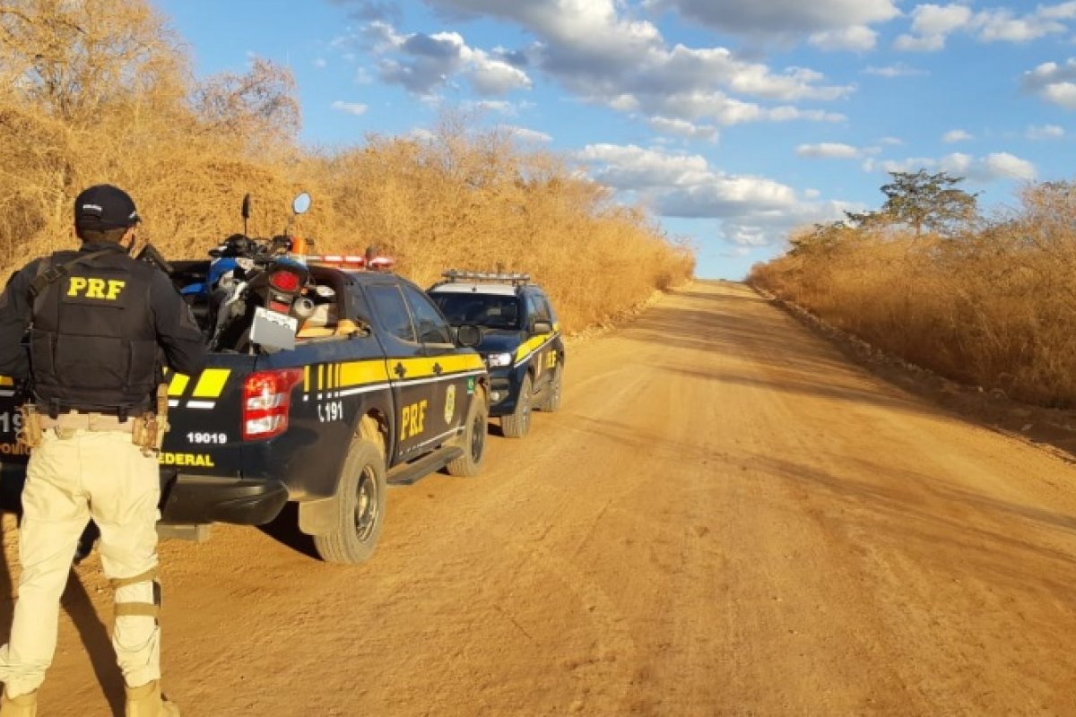 Homem é preso com uma moto roubada na BR 135, no oeste da Bahia