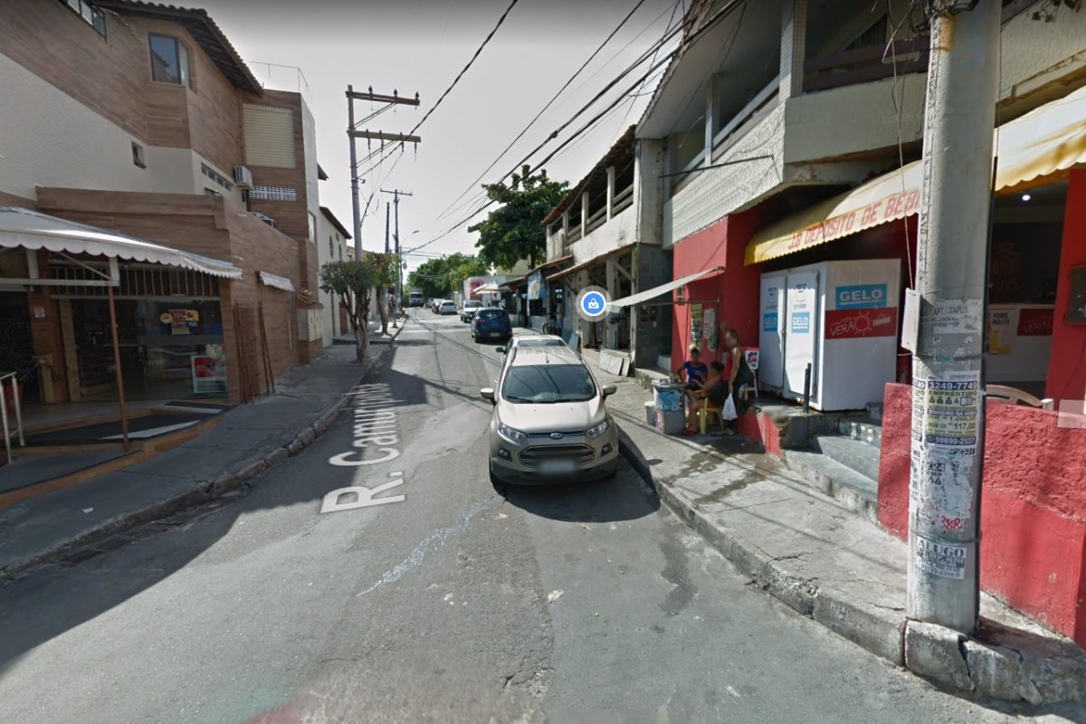 Após pedido de moradores, tráfego em rua de Itapuã é alterado