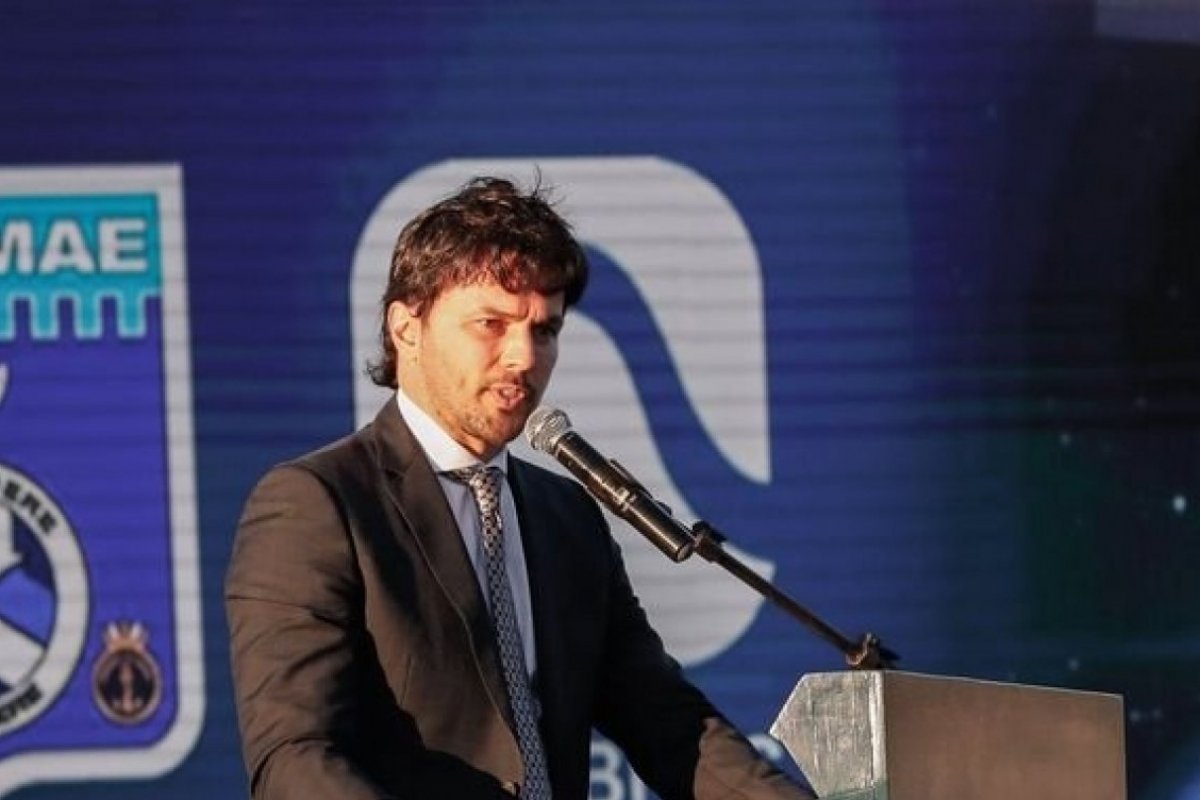 Magazine Luiza quer comprar os Correios, diz ministro das Comunicações