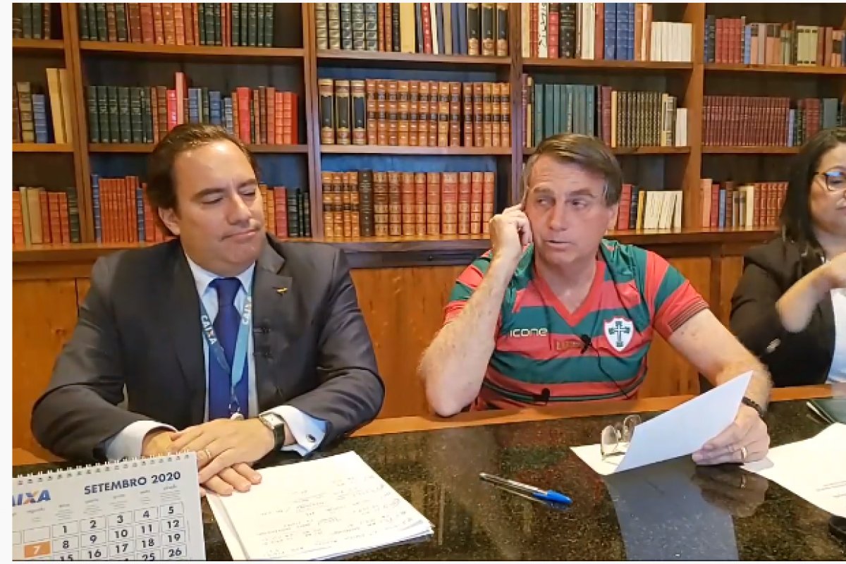 "O Moro não tem que perguntar nada para mim", afirma Bolsonaro