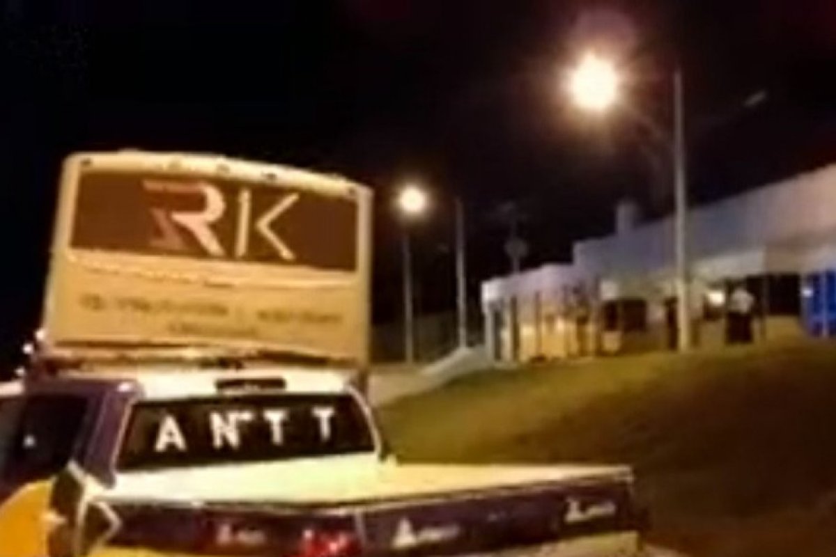 Fiscalização apreende ônibus em condições irregulares no sudoeste da Bahia