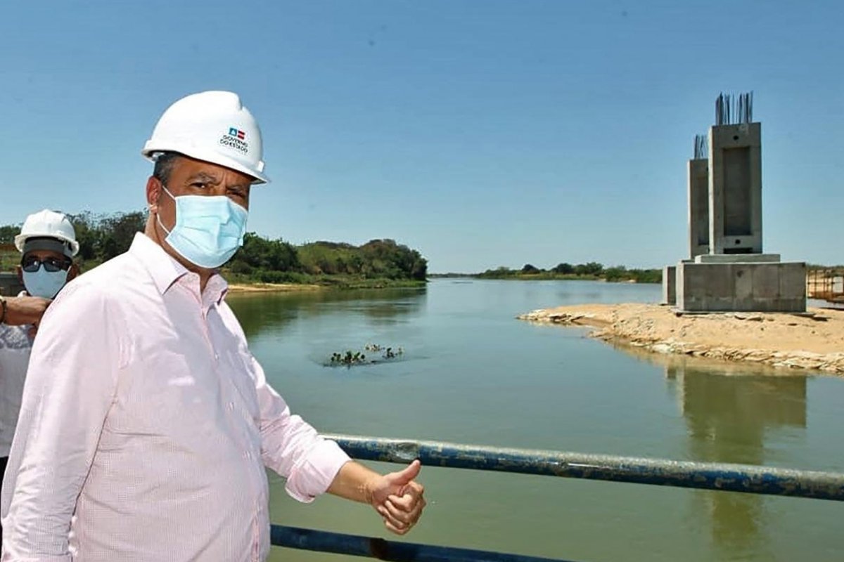 Rui visita cidade no norte da Bahia para vistoria da nova ponte sobre o Rio São Francisco