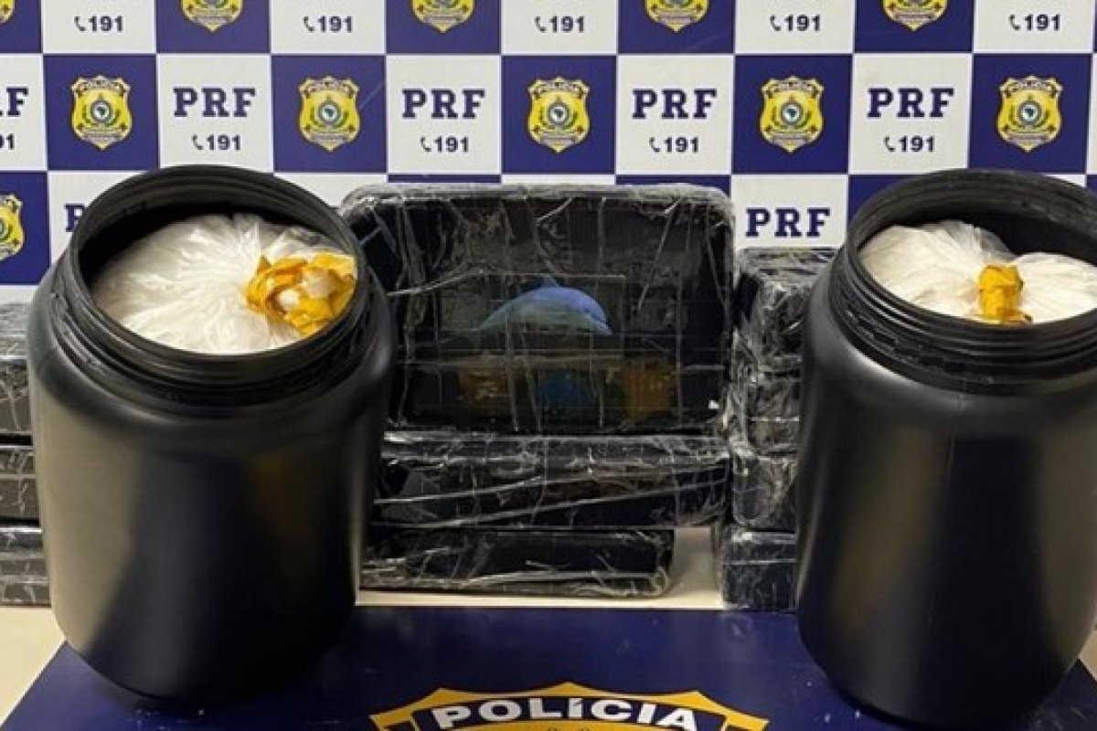 Mais de 10 kg de cocaína são apreendidos em táxi na Bahia