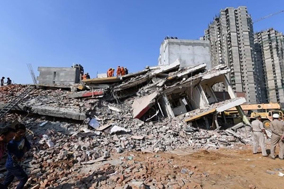 Desabamento de edifício deixa mortos e feridos na Índia