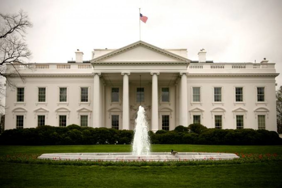 Mulher suspeita de ter enviado carta envenenada para Trump é detida