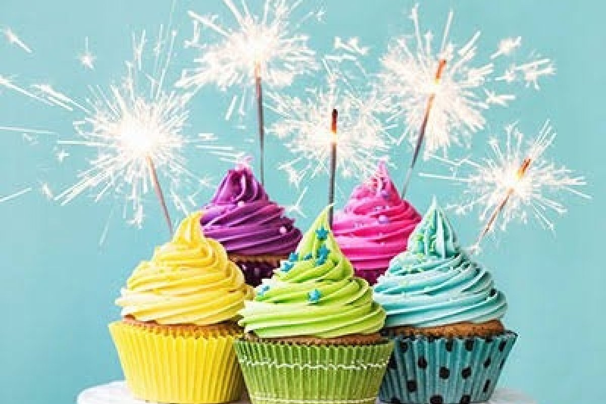 Confira os aniversariantes famosos deste domingo, 27 de setembro