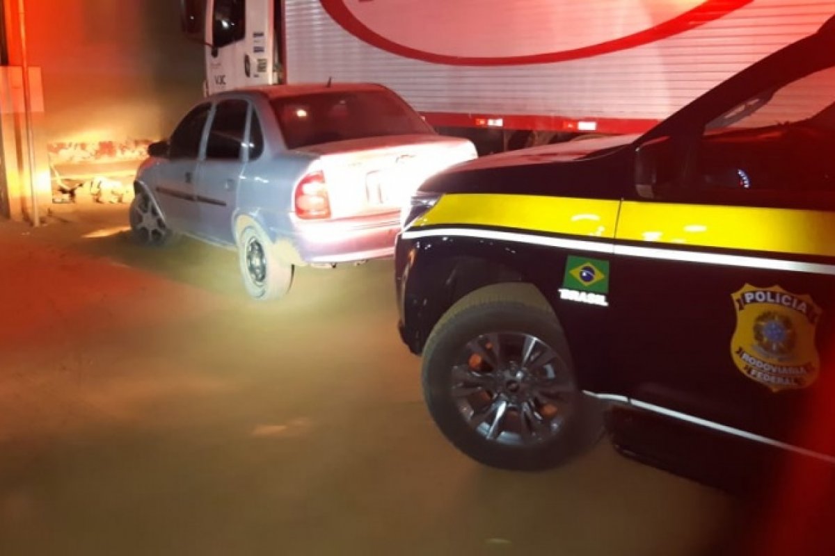 Motorista é preso com carro roubado no norte da Bahia