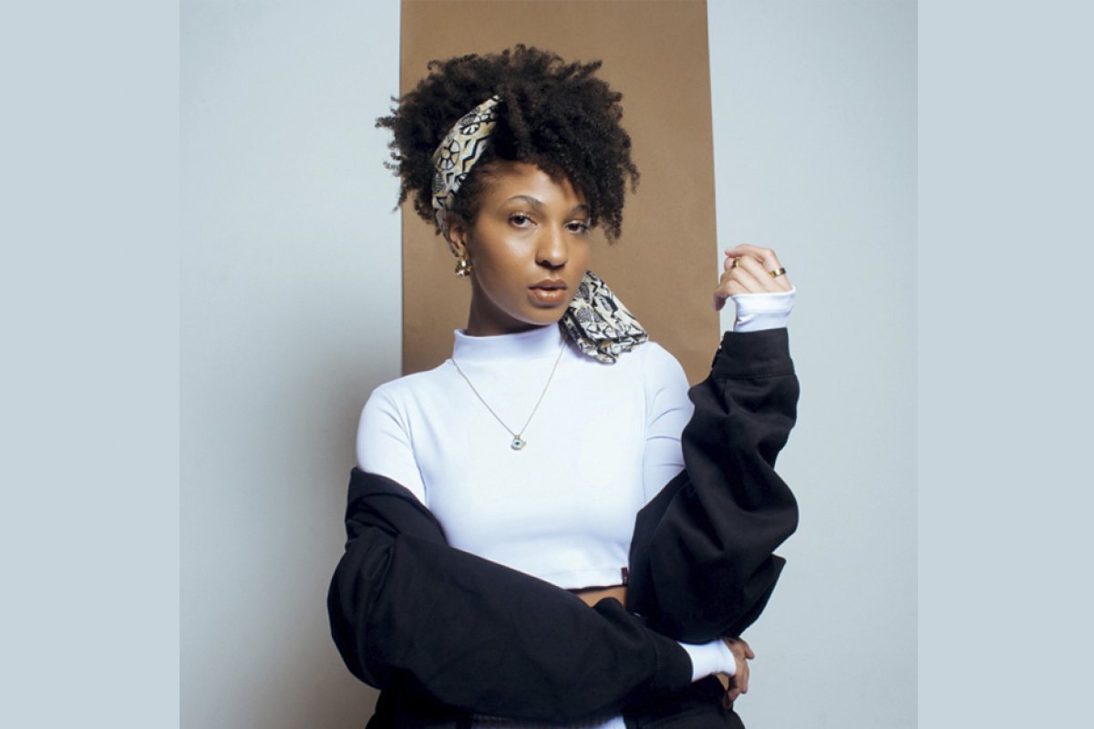 Filha de Mano Brown lança marca de streetwear com a mãe