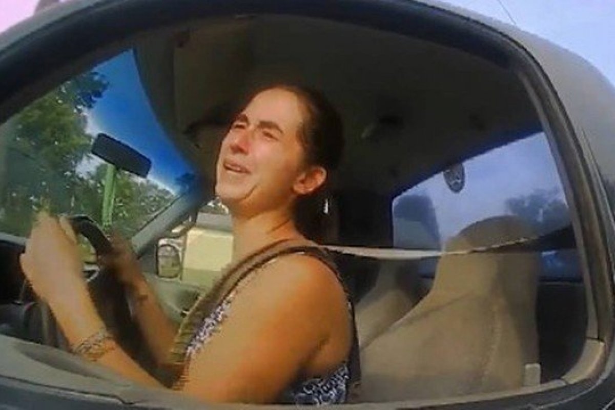 'Vontade de fazer cocô', diz motorista ao ser parada em blitz por excesso de velocidade