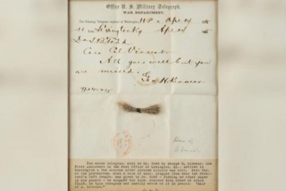 Fios de cabelo de Abraham Lincoln são arrematado por US$ 80 mil em leilão