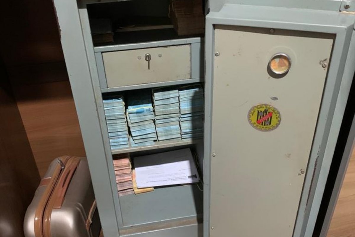 Veja: Operação da polícia encontra R$ 500 mil em casa de presidente de câmara municipal no Paraná