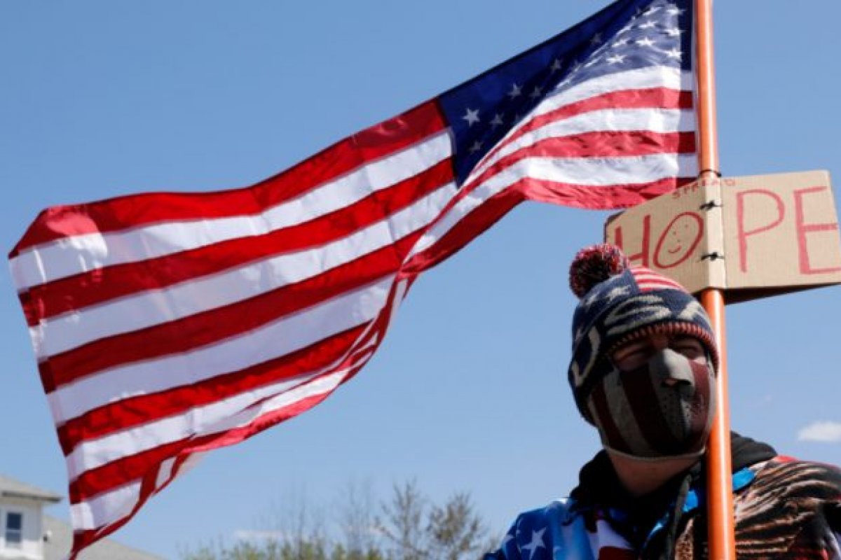 Número de mortos por Covid nos EUA ultrapassam 200 mil