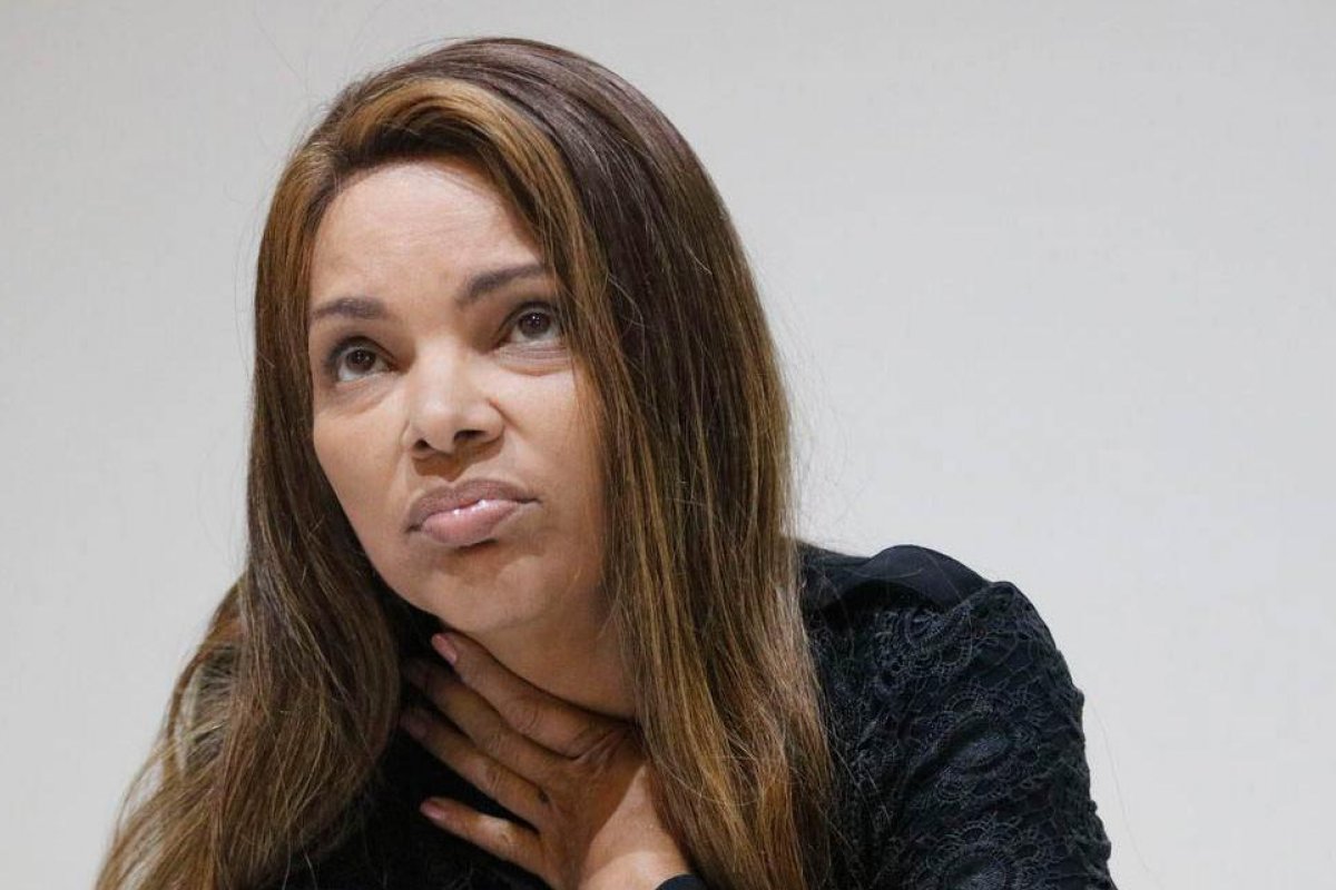 Flordelis ainda não se apresentou para colocar tornozeleira eletrônica