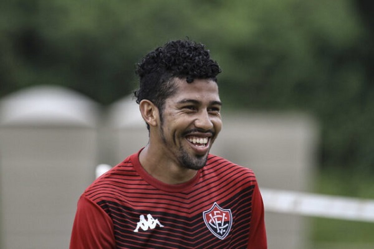 Anmerson Bolota aparece no BID e pode estrear pelo Vitória