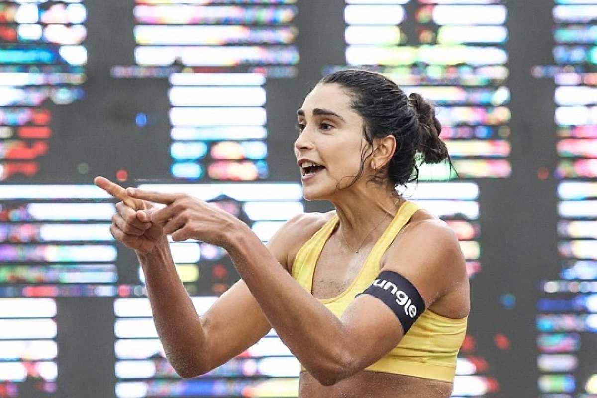 Carol Solberg critica atitudes de entidades após protesto em partida de vôlei